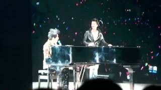 周杰倫 演唱會 2011 - 安靜 (嘉賓 謝霆鋒) YouTube 影片